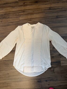 Lucky Brand Cream Pintuck Tie-Neck Blouse XS and super cute!